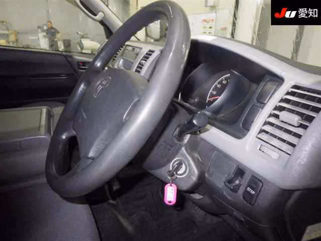 TOYOTA REGIUS ACE