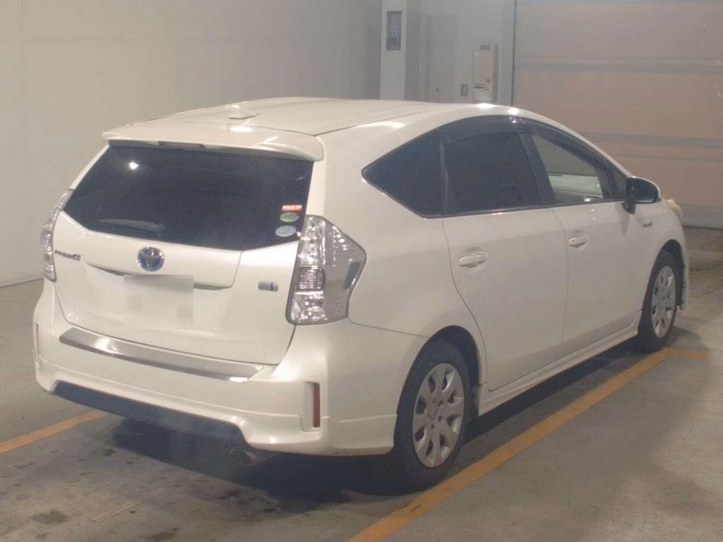 TOYOTA PRIUS ALPHA