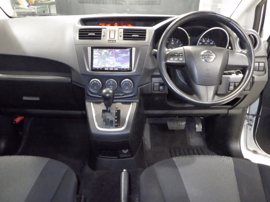 NISSAN LAFESTA