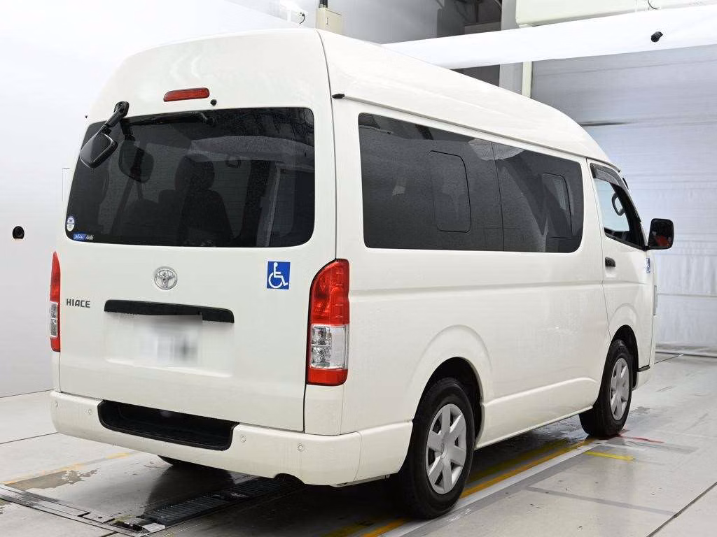 TOYOTA REGIUS ACE