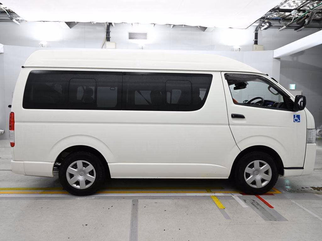 TOYOTA REGIUS ACE