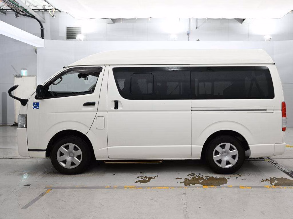 TOYOTA REGIUS ACE
