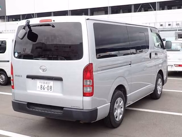TOYOTA REGIUS ACE