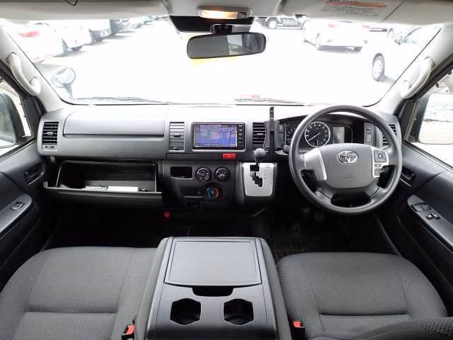 TOYOTA REGIUS ACE