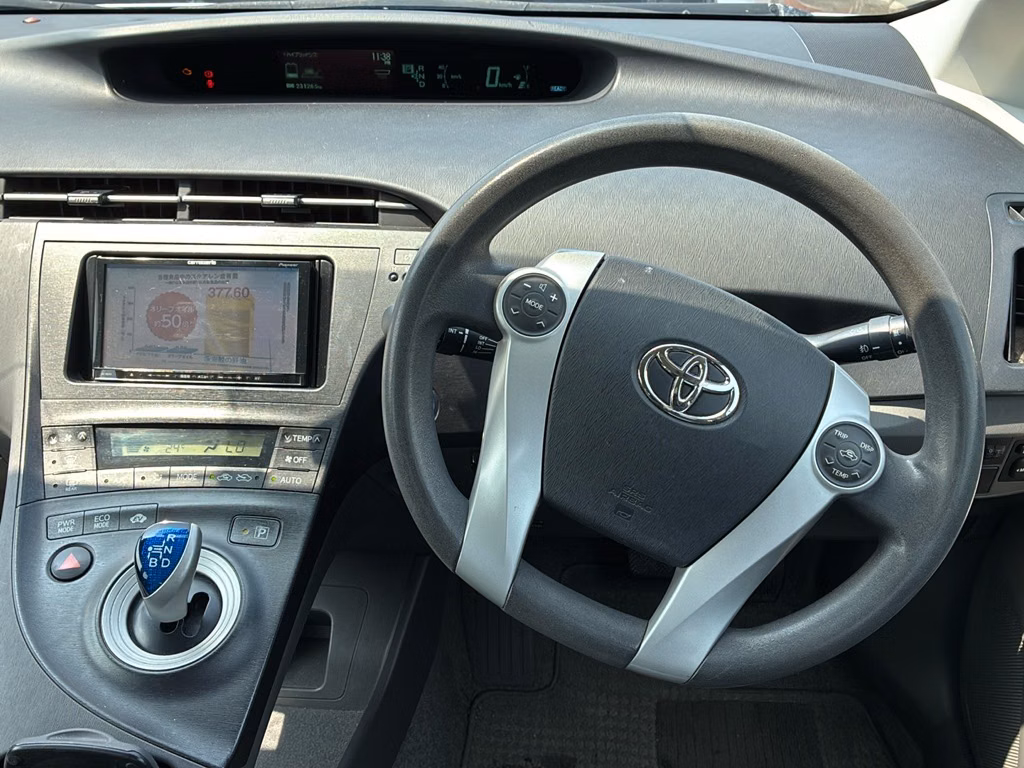 TOYOTA PRIUS