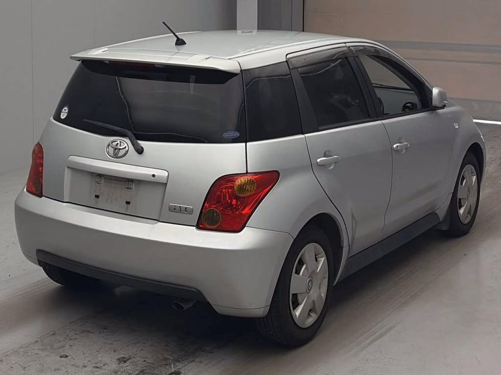 TOYOTA IST