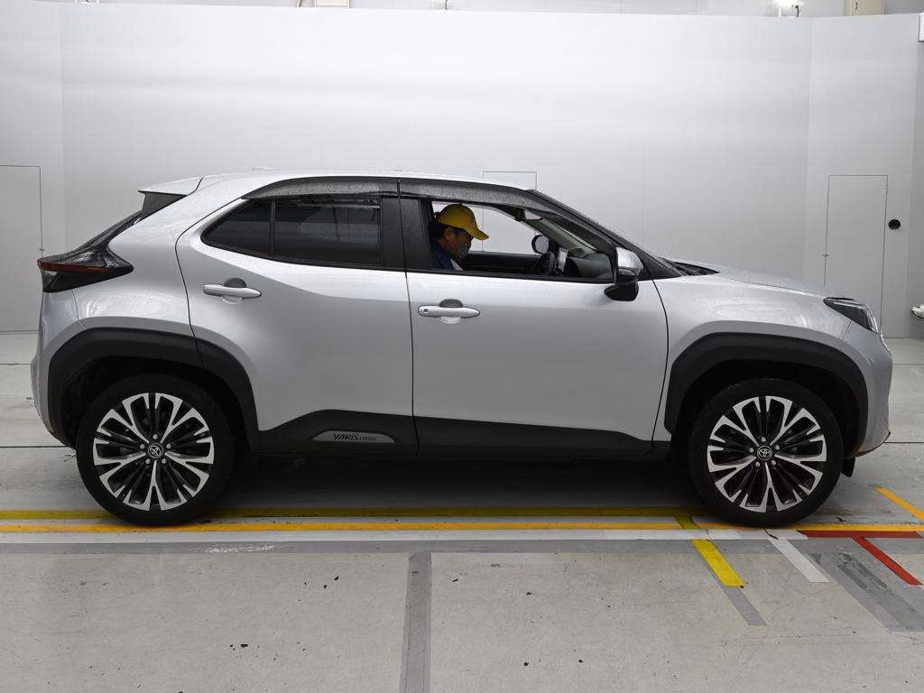 TOYOTA YARIS CROSS