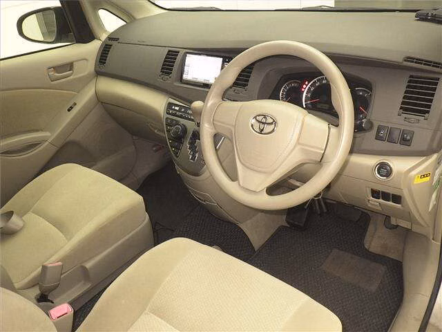 TOYOTA ISIS