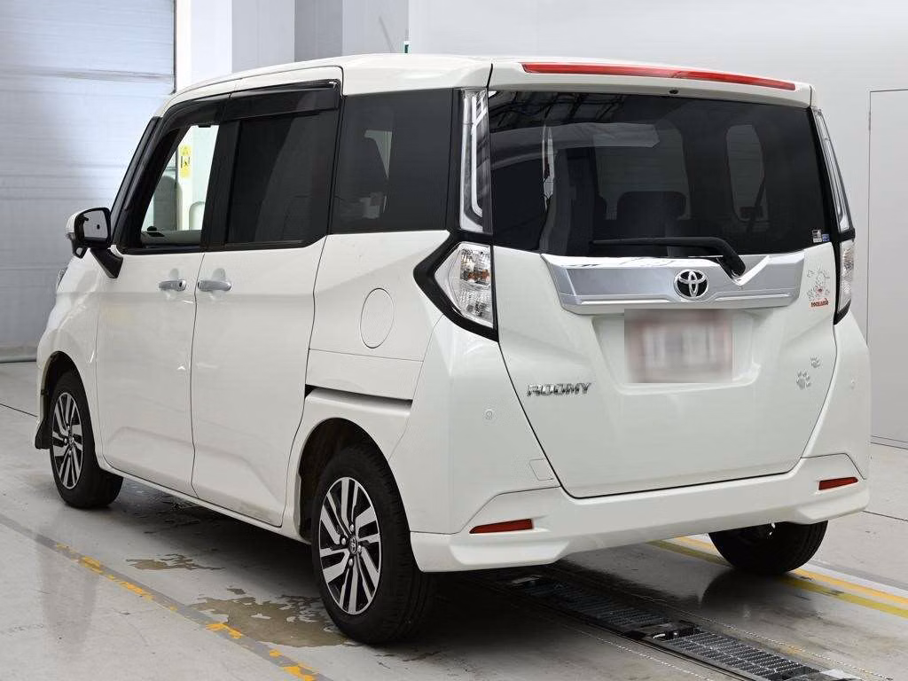 TOYOTA ROOMY