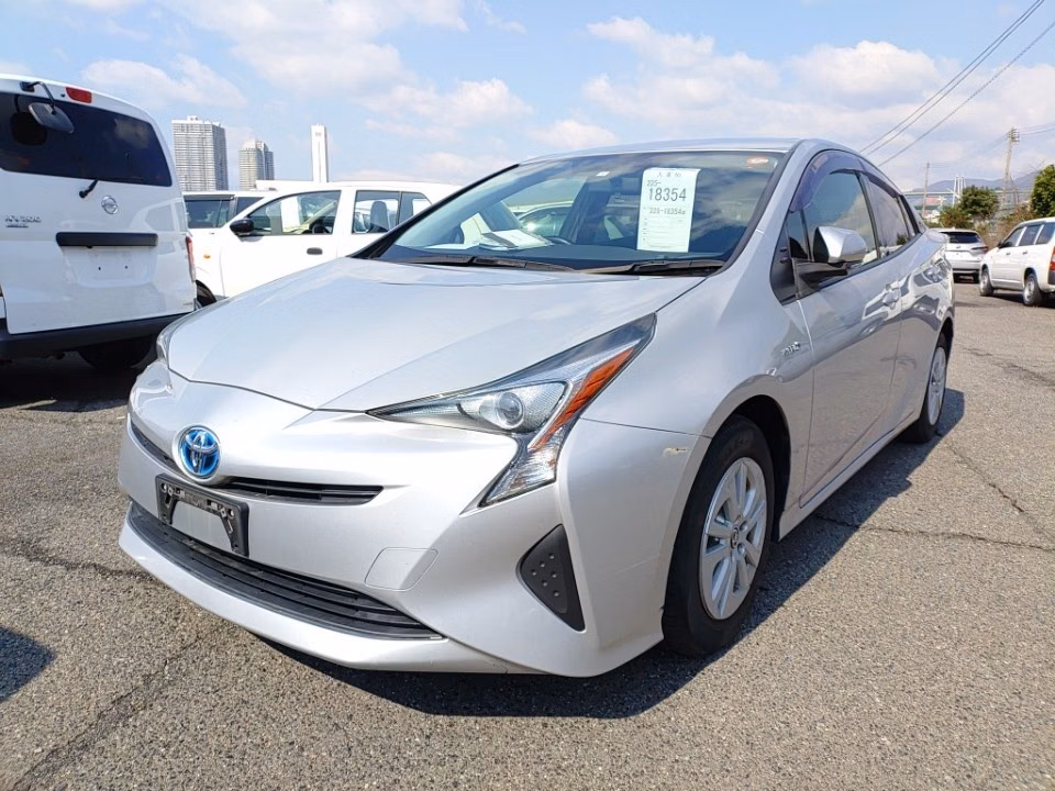 TOYOTA PRIUS