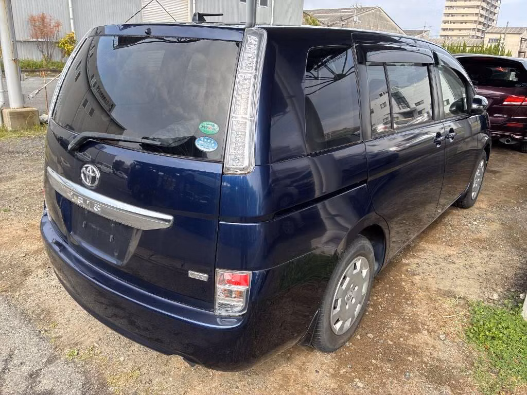 TOYOTA ISIS