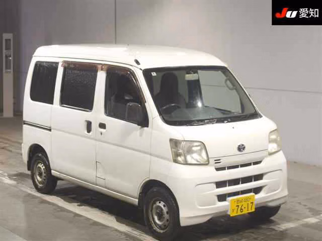 TOYOTA PIXIS VAN