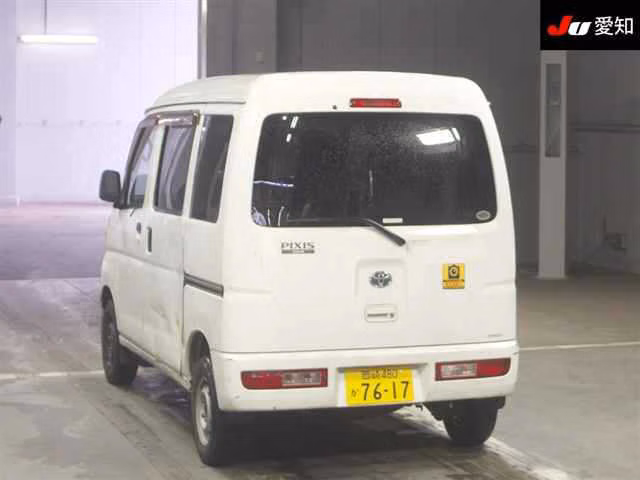 TOYOTA PIXIS VAN