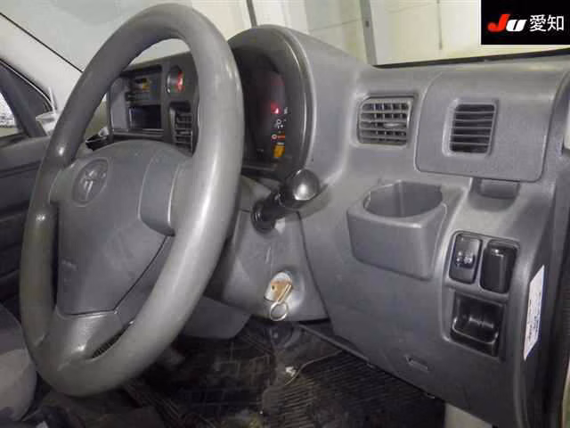 TOYOTA PIXIS VAN