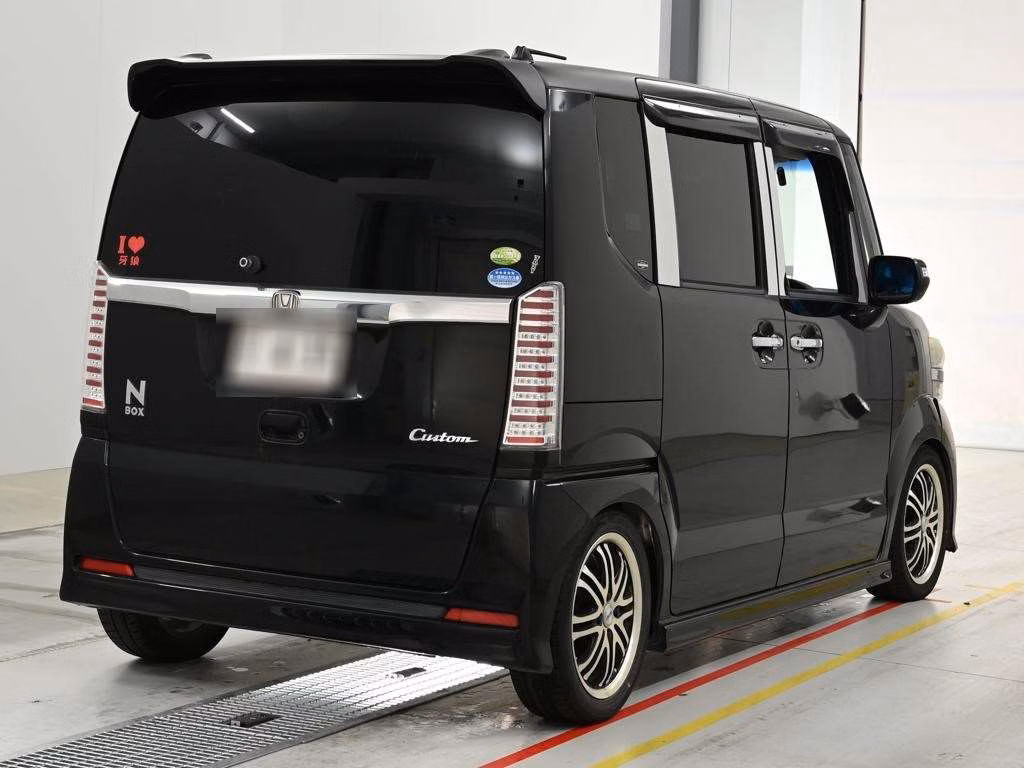 HONDA N-BOX