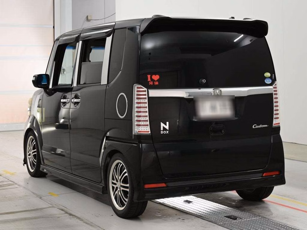 HONDA N-BOX
