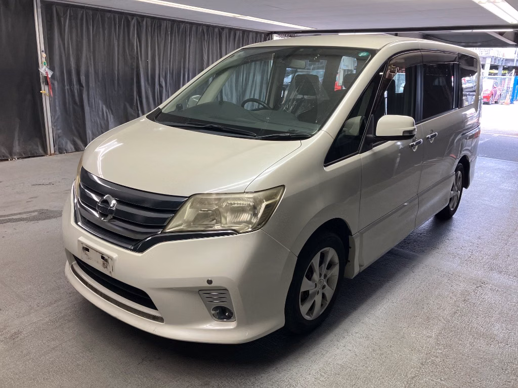 NISSAN SERENA
