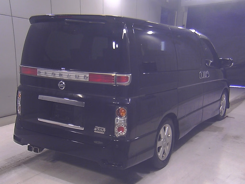 NISSAN ELGRAND