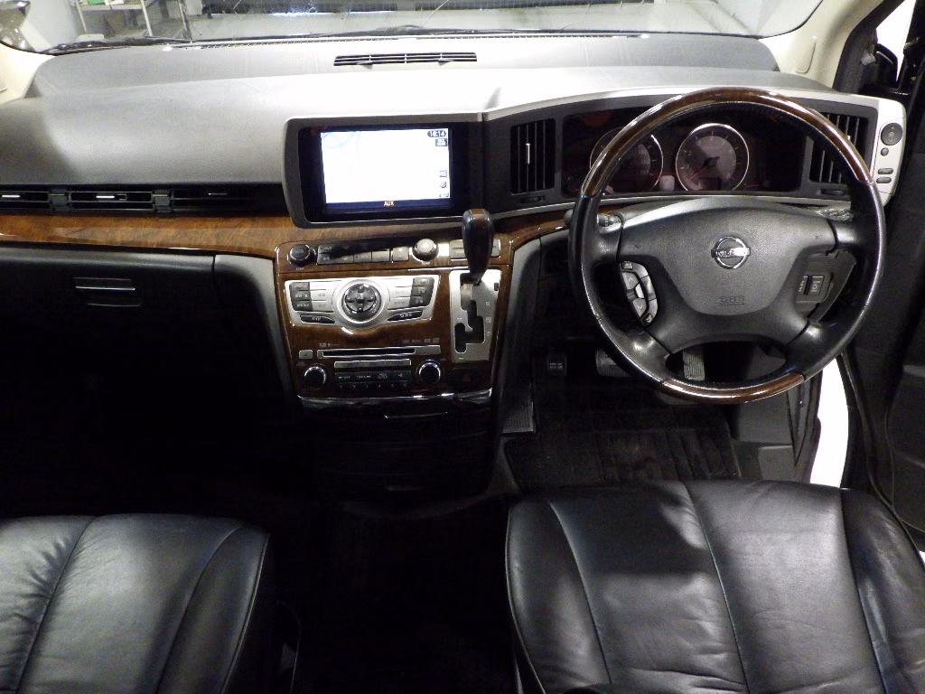 NISSAN ELGRAND