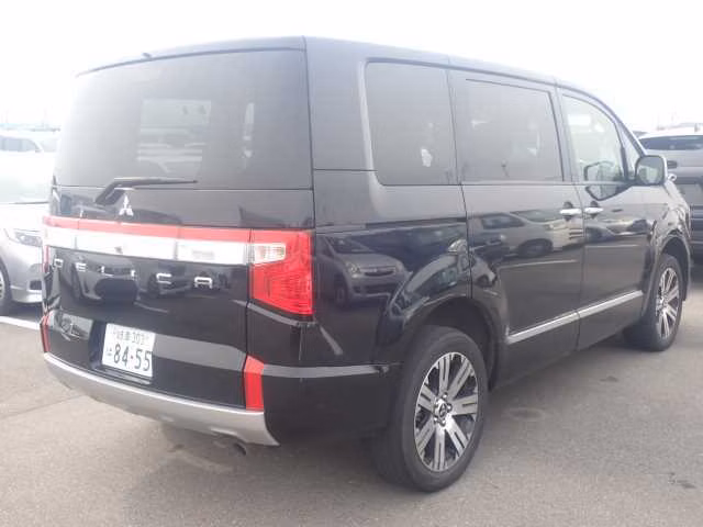 MITSUBISHI DELICA D:5