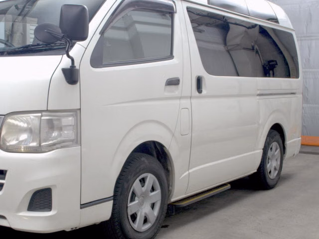TOYOTA REGIUS ACE