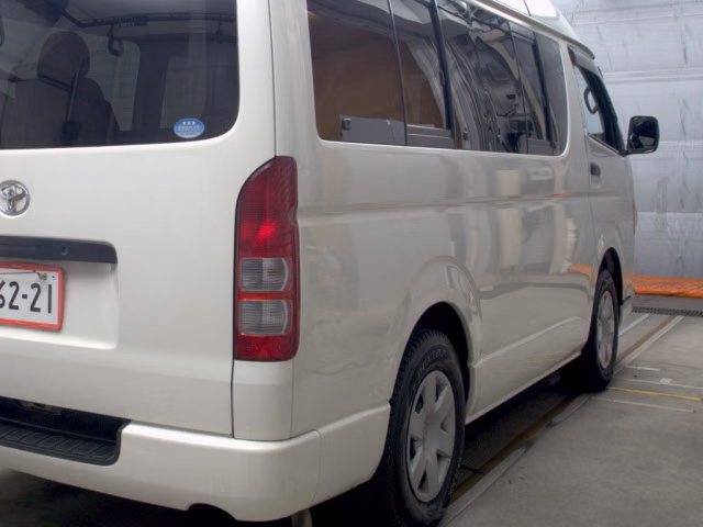 TOYOTA REGIUS ACE