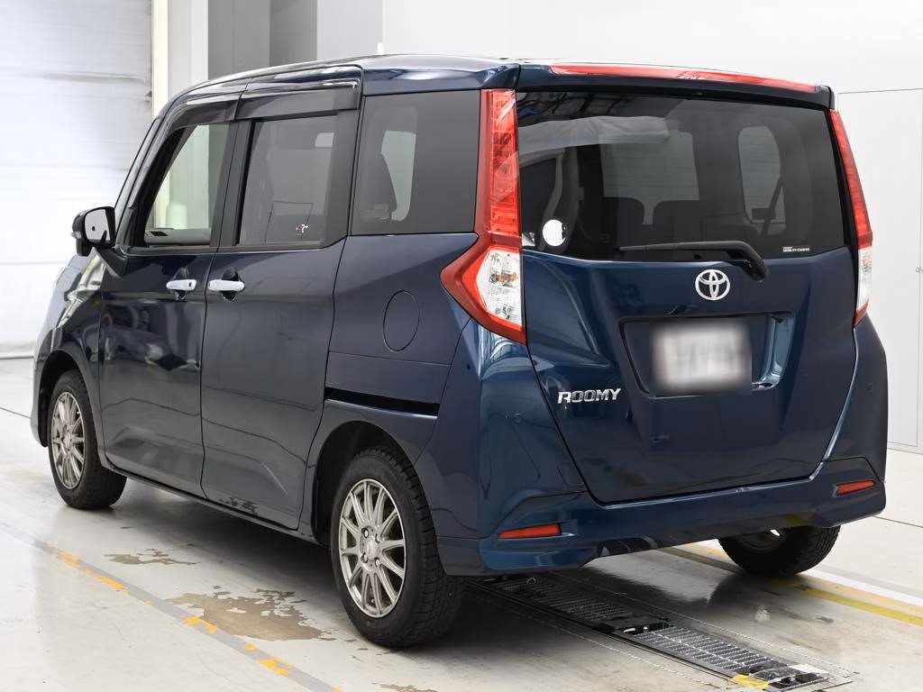 TOYOTA ROOMY