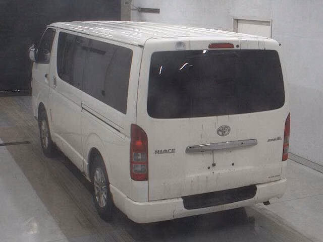 TOYOTA REGIUS ACE