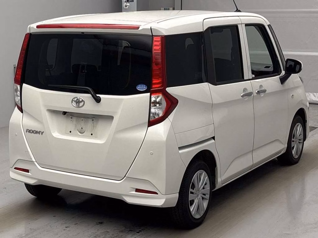 TOYOTA ROOMY
