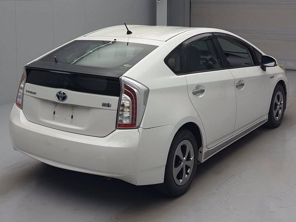 TOYOTA PRIUS