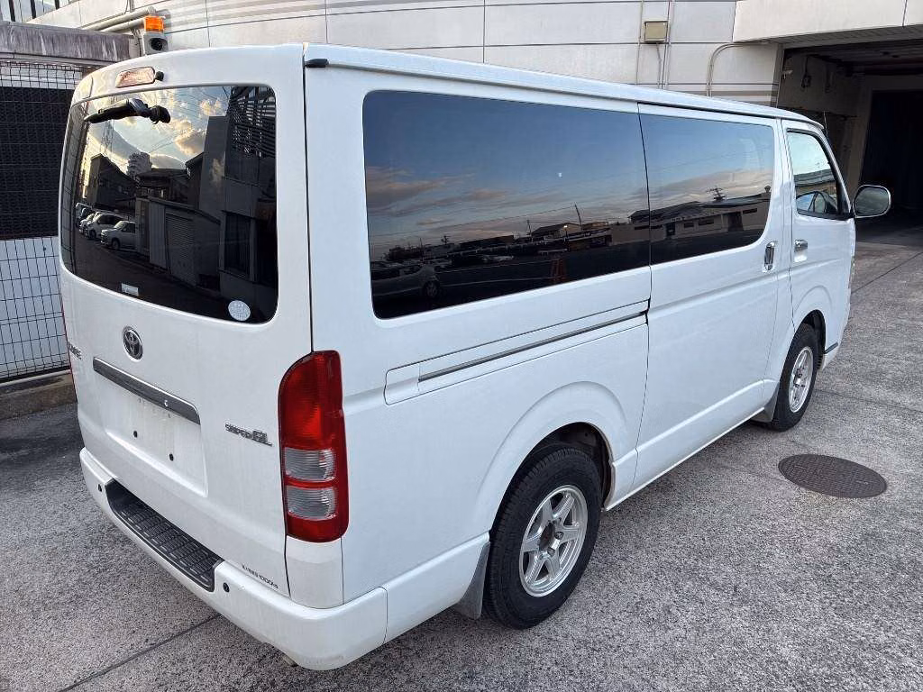 TOYOTA REGIUS ACE