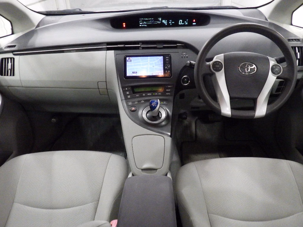 TOYOTA PRIUS