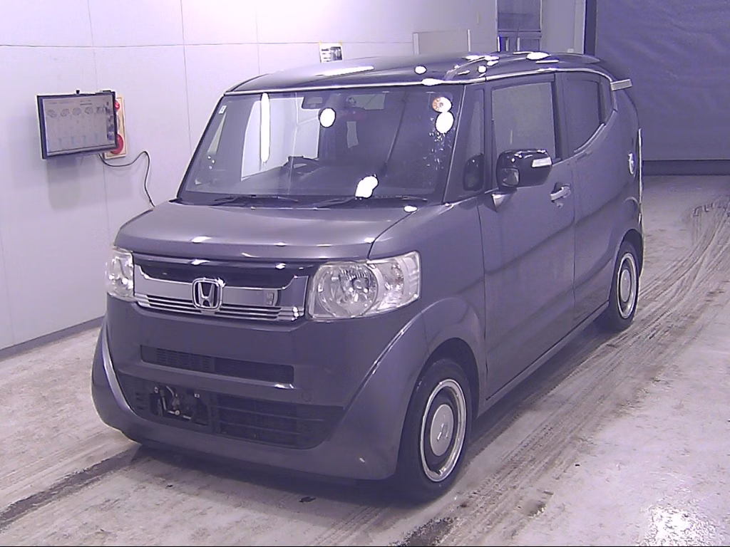 HONDA N-BOX SLASH