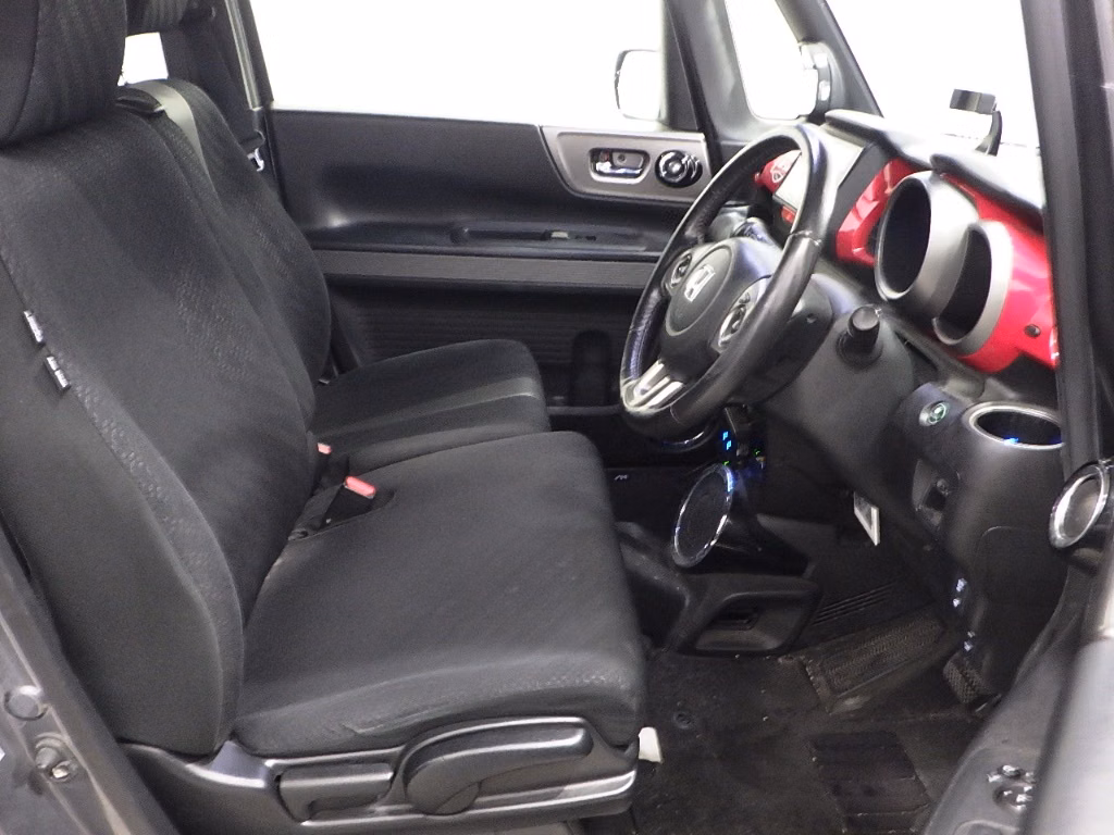 HONDA N-BOX SLASH