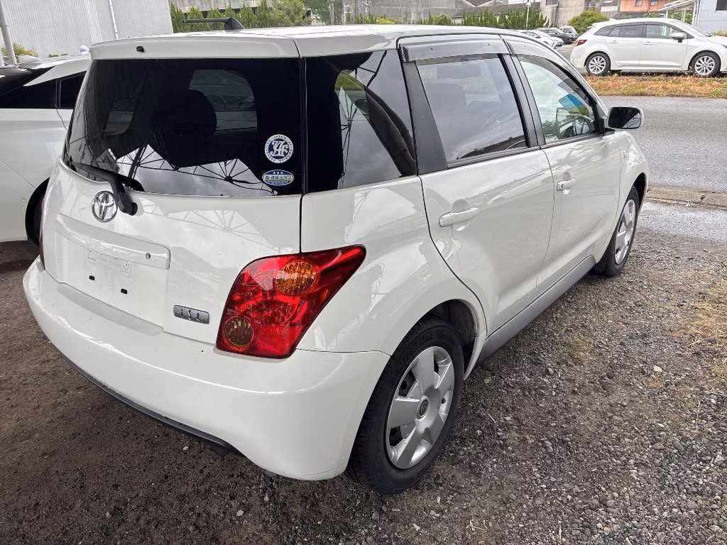 TOYOTA IST