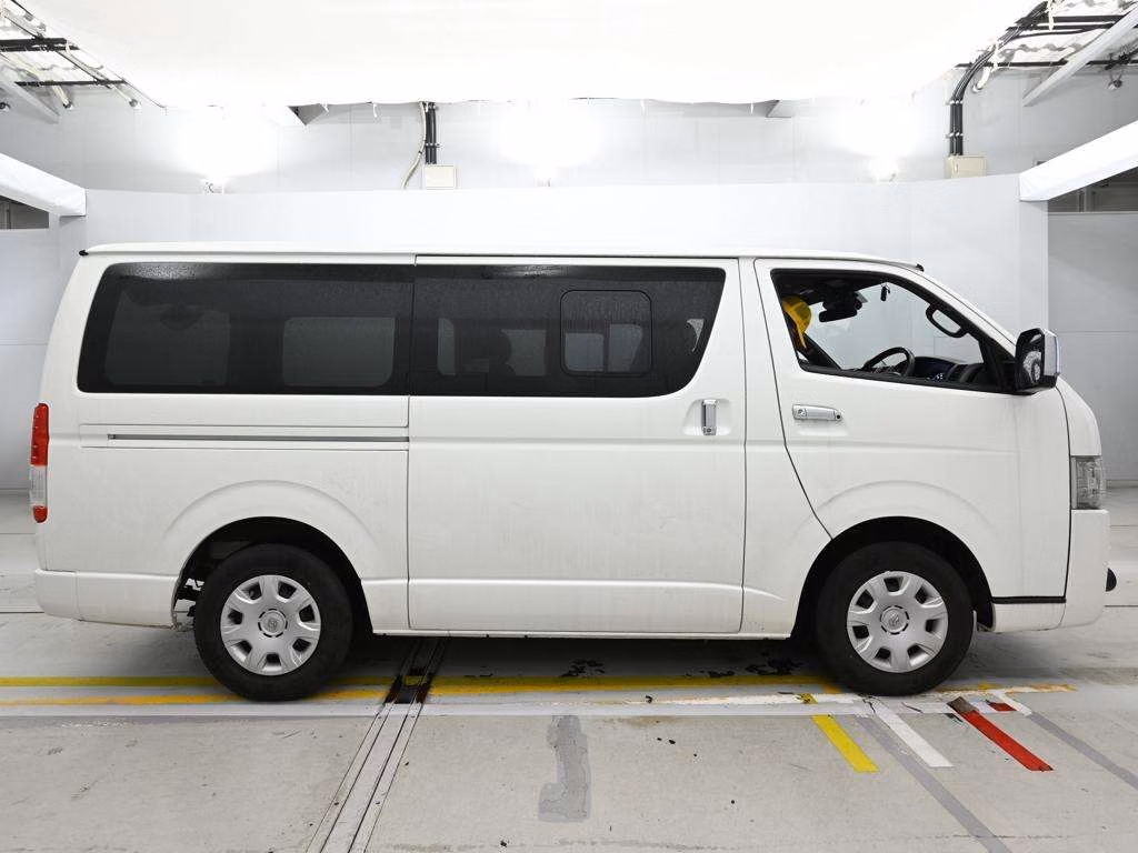 TOYOTA REGIUS ACE