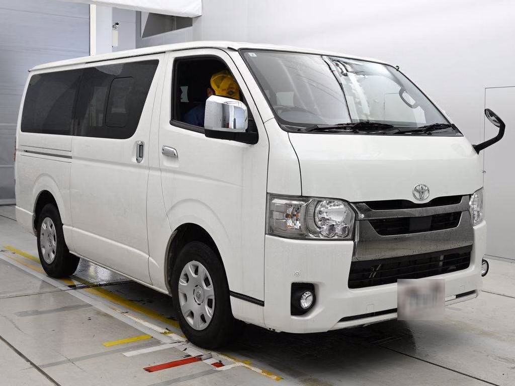 TOYOTA REGIUS ACE