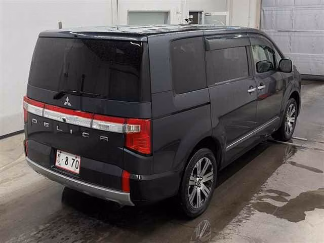 MITSUBISHI DELICA D:5