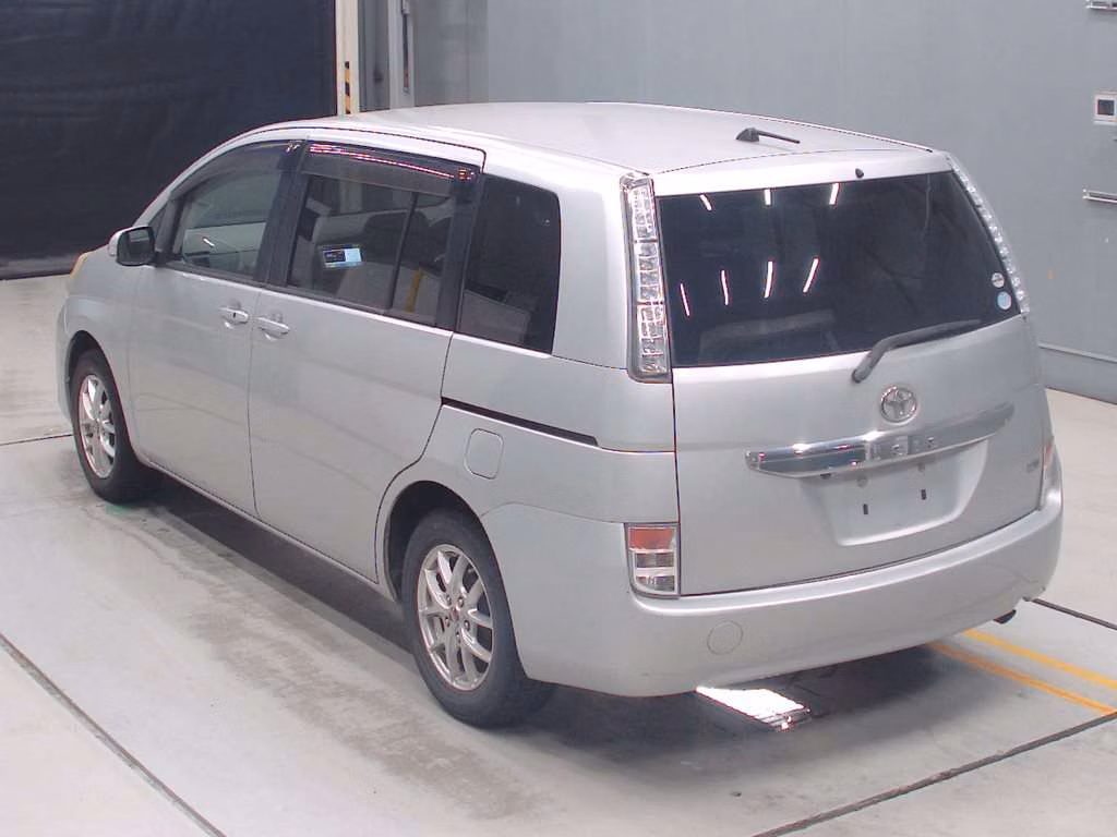 TOYOTA ISIS