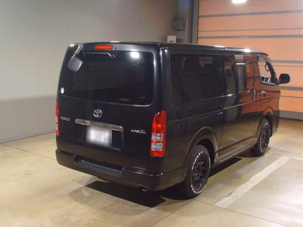 TOYOTA REGIUS ACE