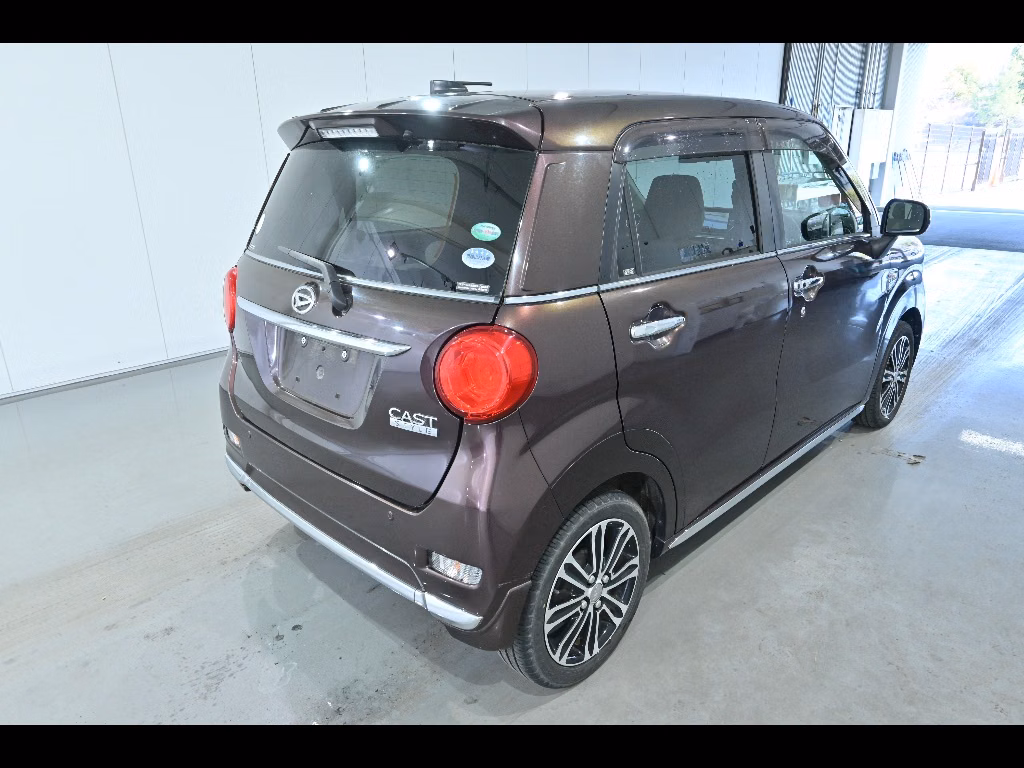 DAIHATSU CAST