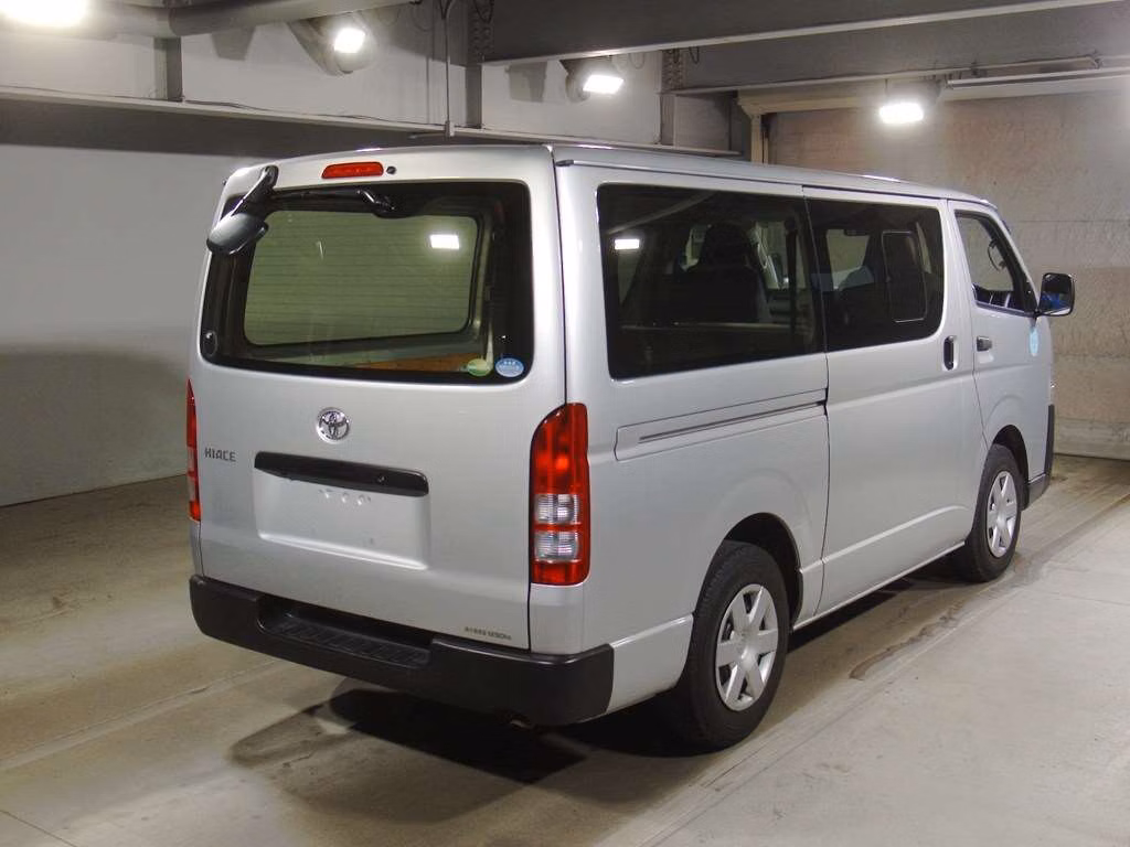 TOYOTA REGIUS ACE