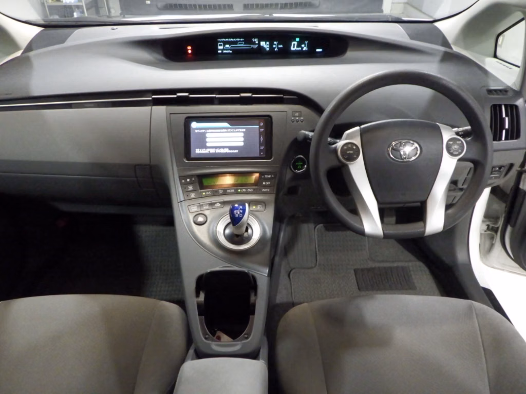 TOYOTA PRIUS