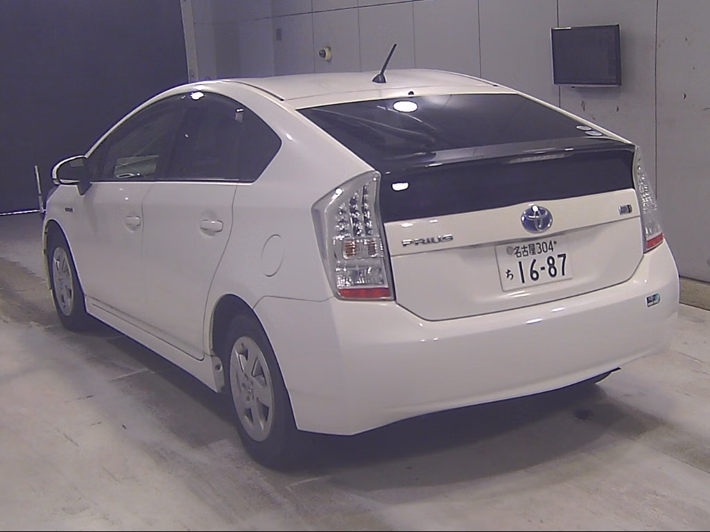 TOYOTA PRIUS