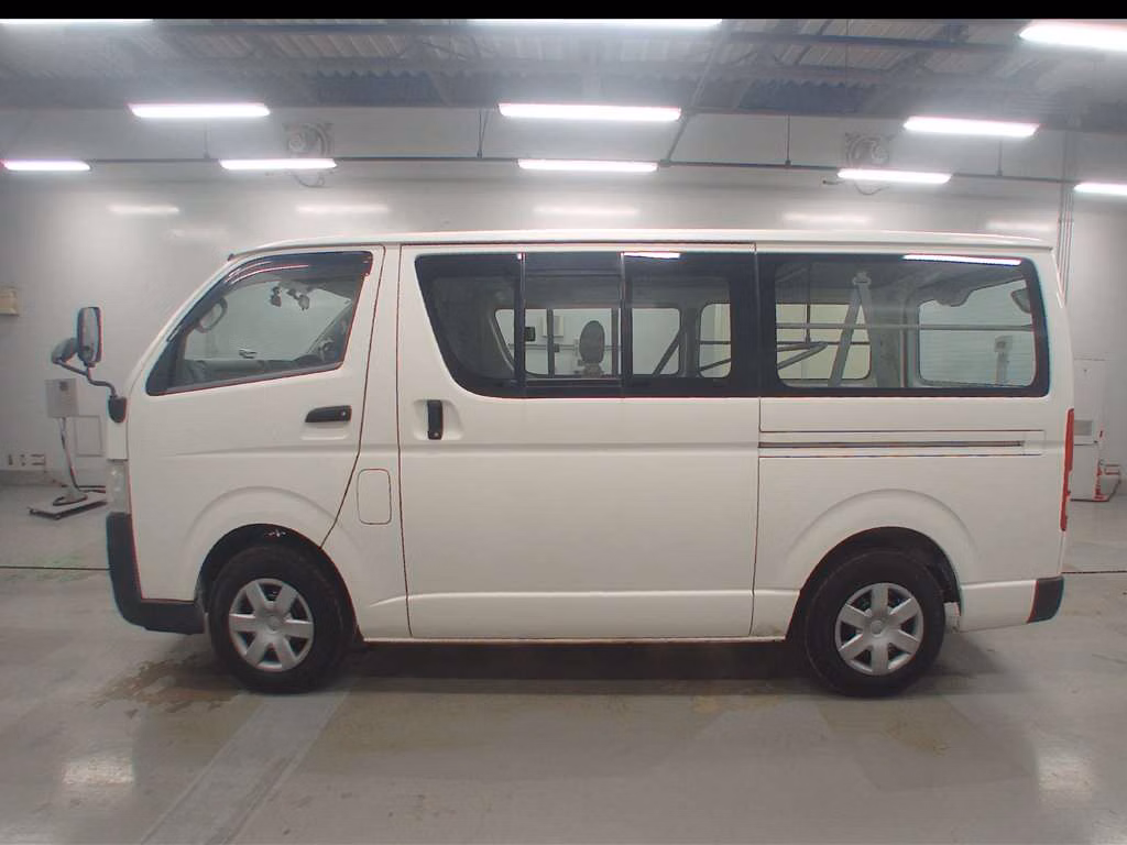 TOYOTA REGIUS ACE