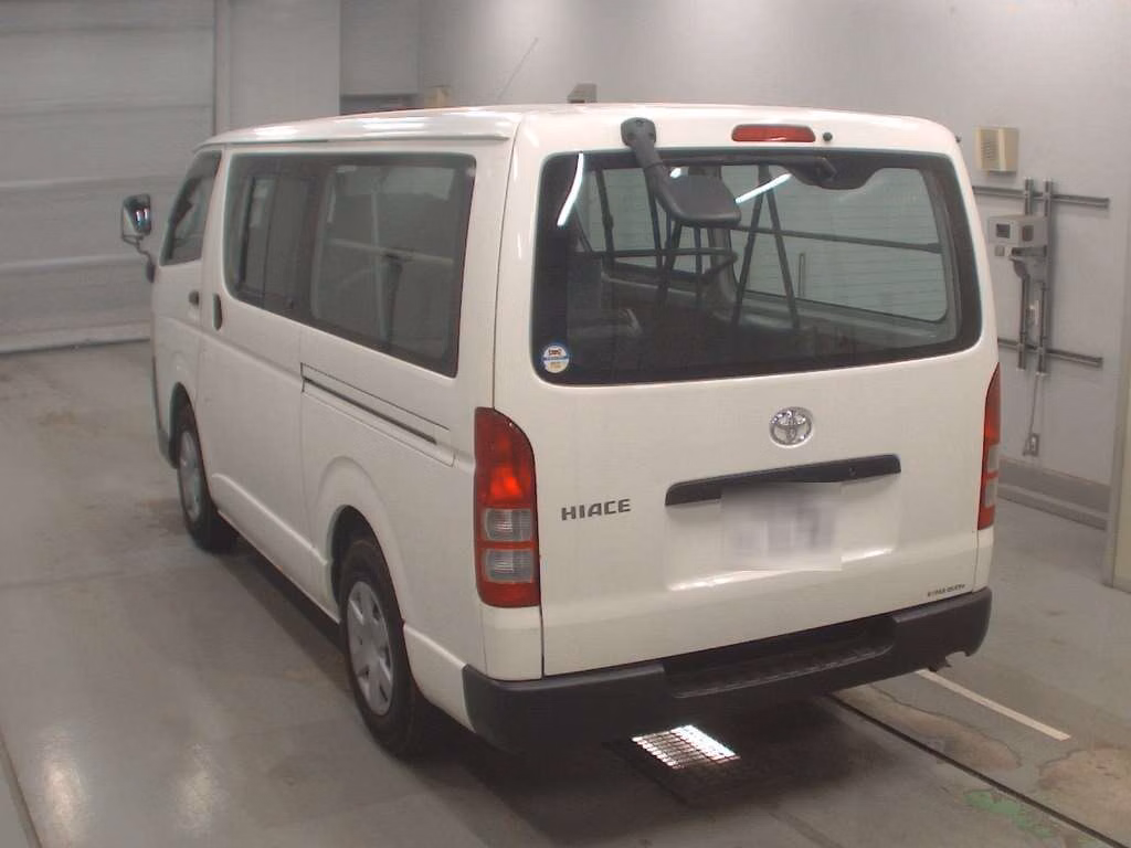 TOYOTA REGIUS ACE
