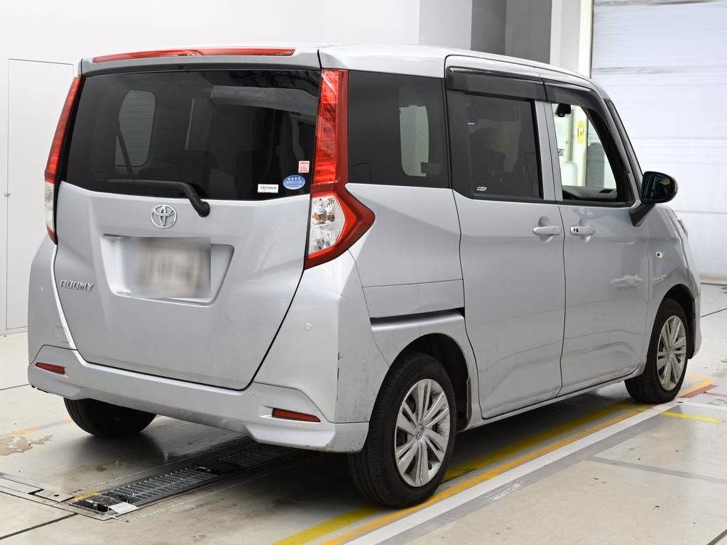TOYOTA ROOMY