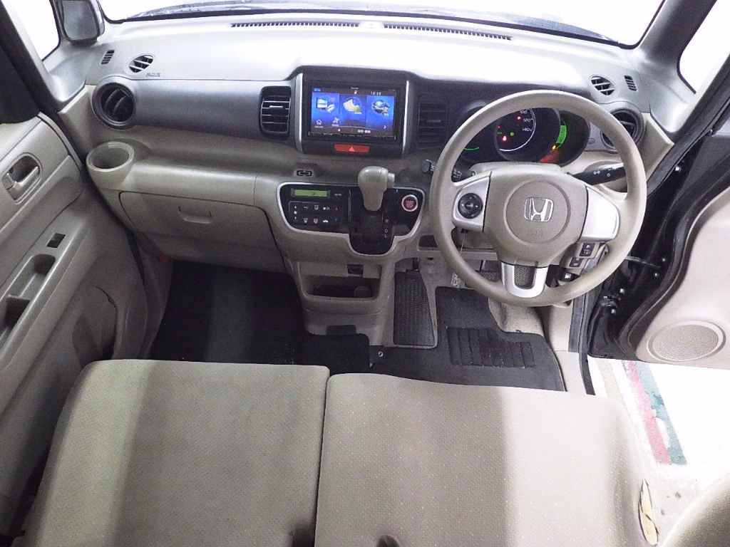 HONDA N-BOX+