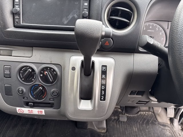 NISSAN NV350 CARAVAN