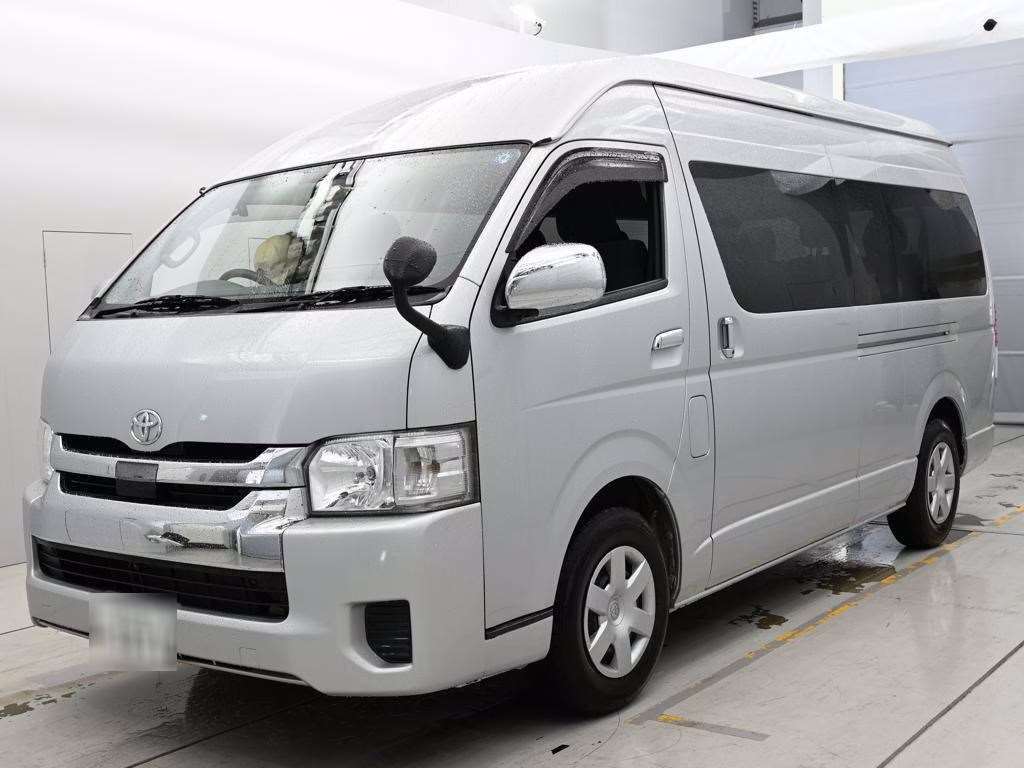 TOYOTA HIACE